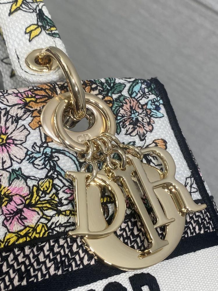 Classic Top Handle Bag Style 1068616352