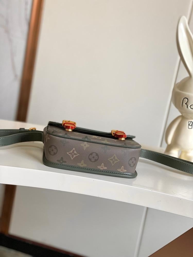 Luxury Elegant Monogram Leather Shoulder Bag 19.5x15x6cm