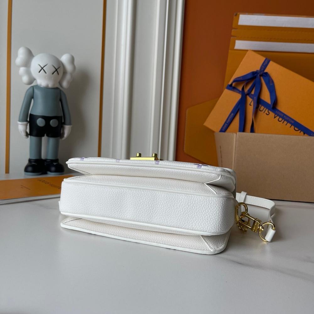 Modern Monogram Shoulder Bag 21.5x13.5x6cm