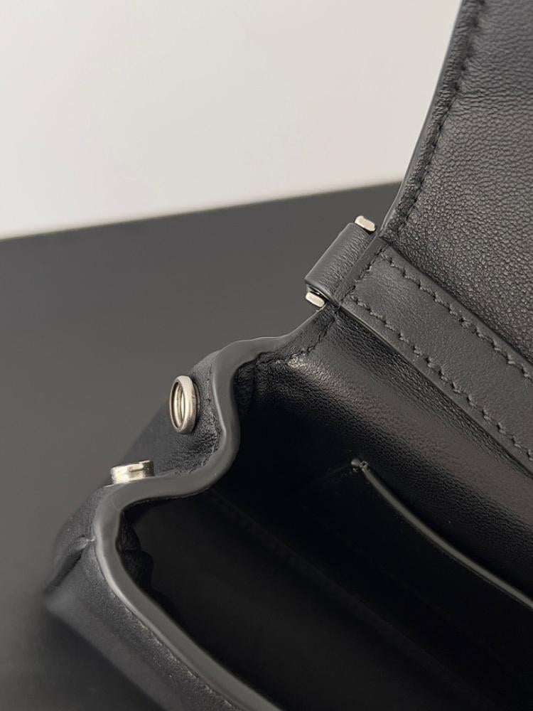Classic Modern Top Handle Bag 16x10x4.5cm