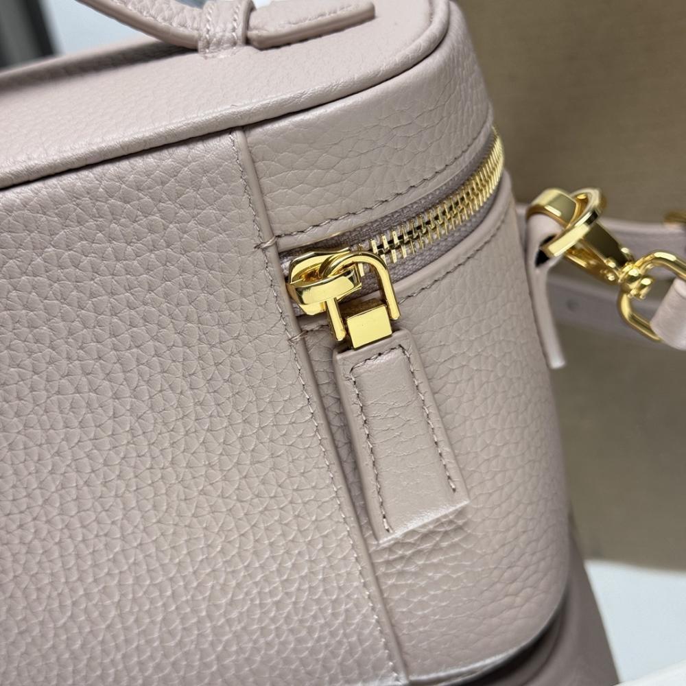 Top Handle Bag Style 407387960