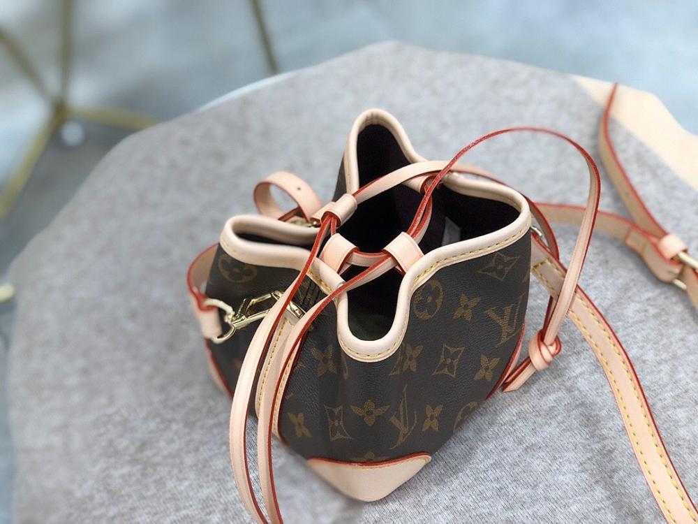 Classic Bucket Bag Style 578158910