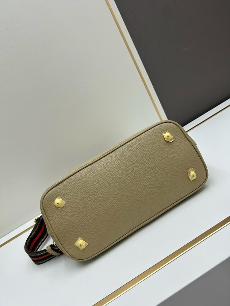 Classic Elegant Leather Shoulder Bag 30x20x15.5cm