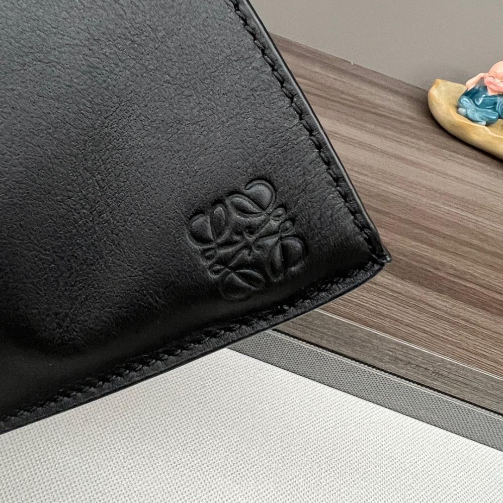 Classic Luxury Calfskin Shoulder Bag 17.5x34x13cm