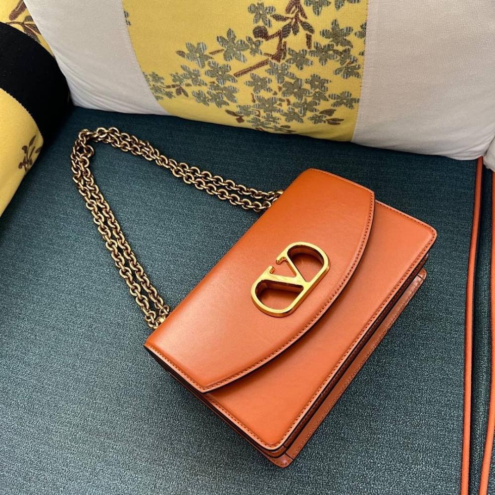 VLogo Signature Calfskin Shoulder Bag 24x16x8cm Style 1695732524