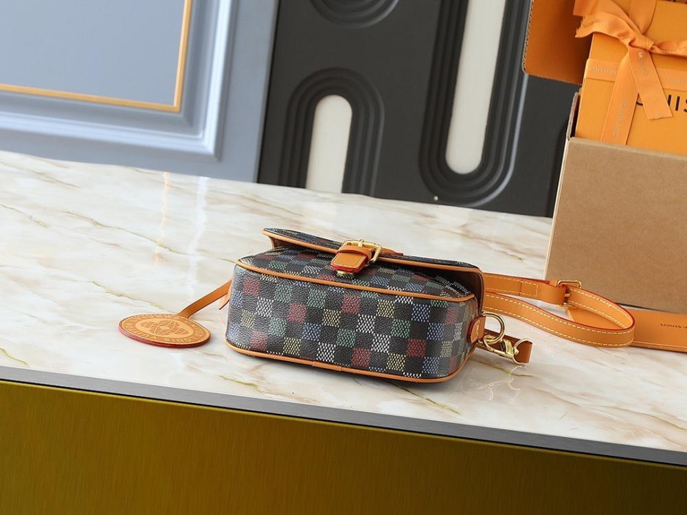 Modern Stylish Monogram Leather Shoulder Bag 20x17x7cm