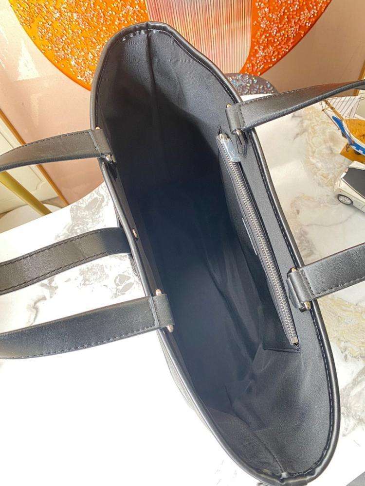 Modern Luxury Leather Shoulder Bag 38x37x13cm