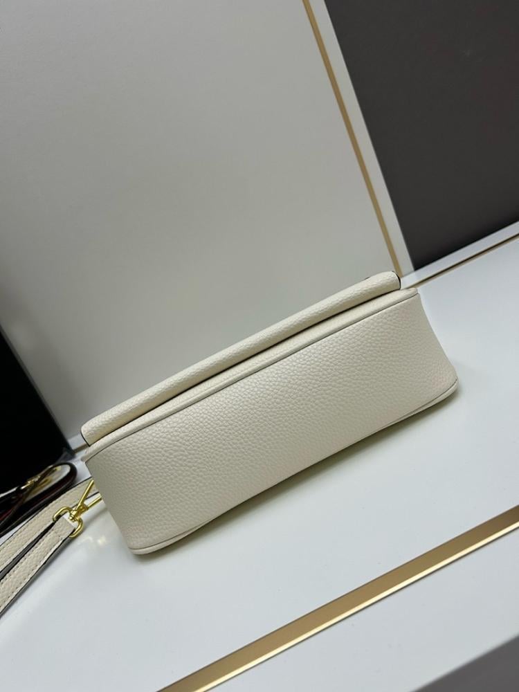 Italian-Inspired Luxury Leather Shoulder Bag 26x14x9cm