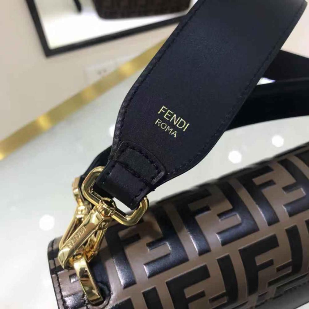 Luxury Shoulder Bag Style 698432091
