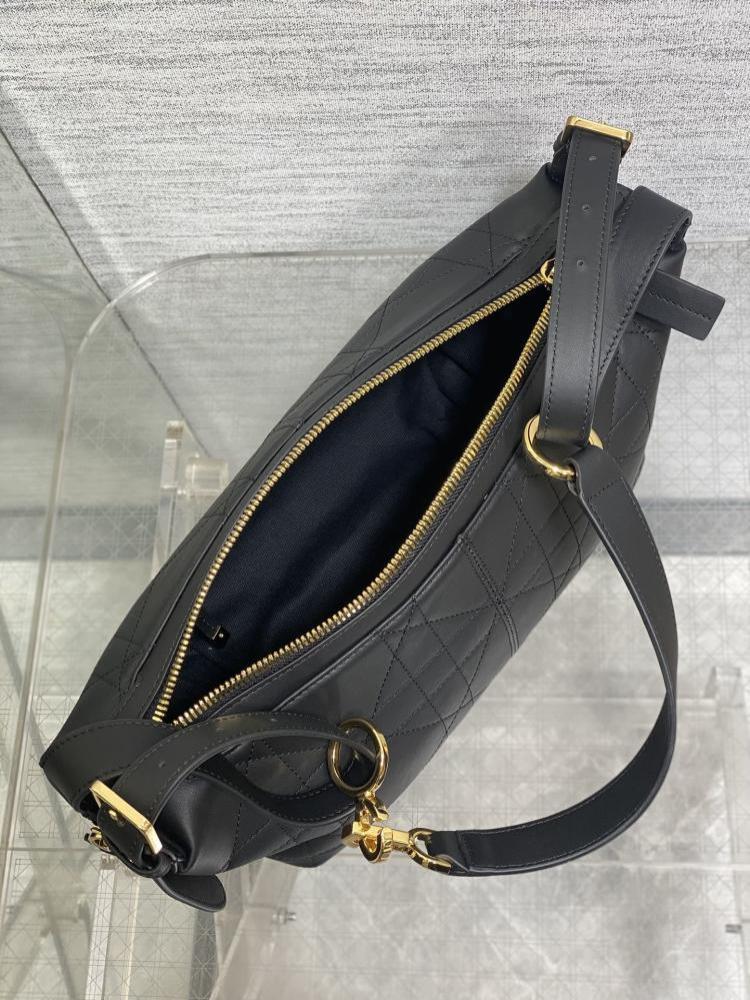 Hobo Bag Style 137469871