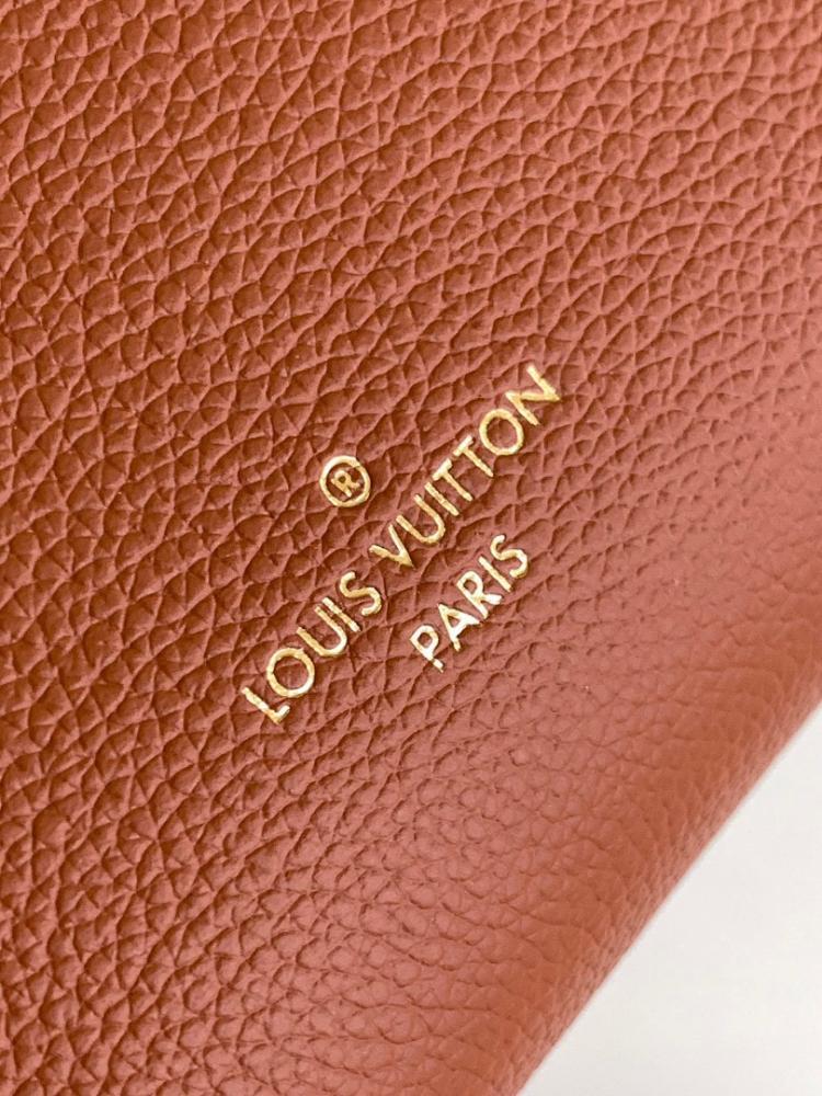 Modern Elegant Calfskin Travel Bag 21x14x6cm