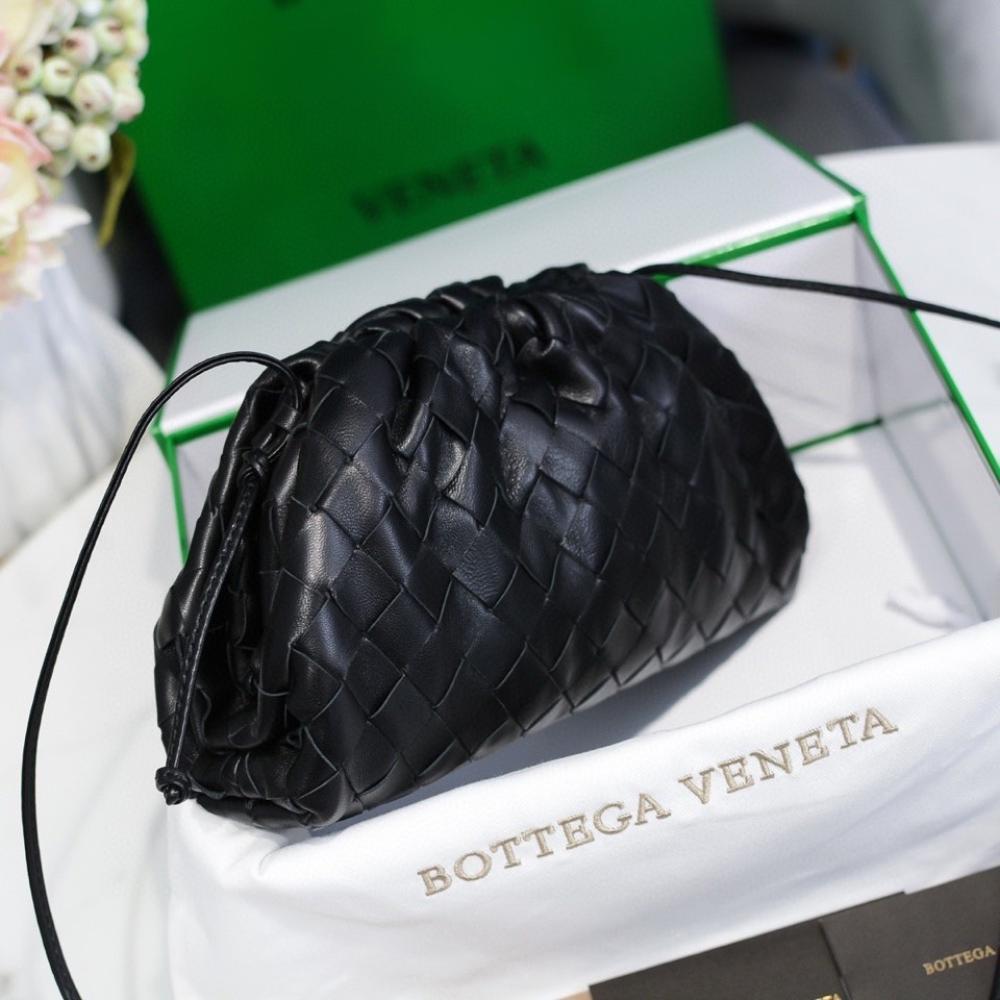 Classic Top Handle Bag Style 48130345