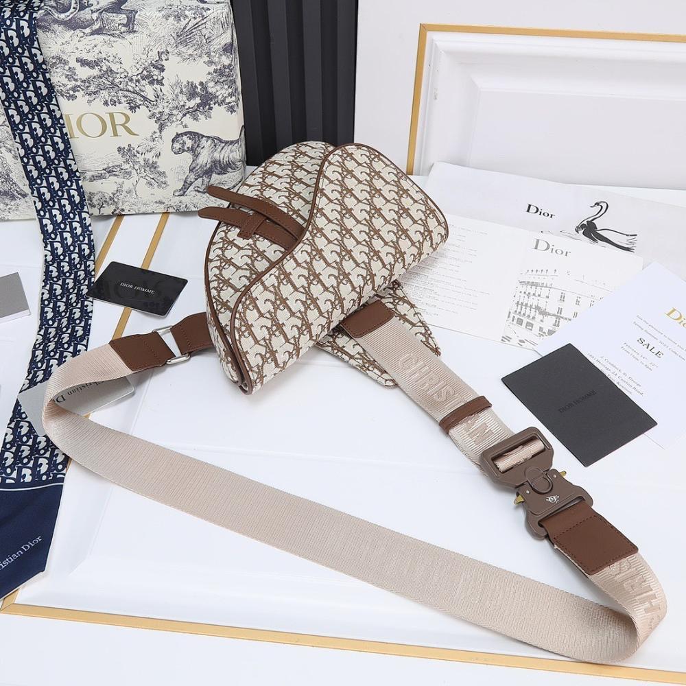 Modern Luxury Monogram Calfskin Shoulder Bag 20x28.6x5cm