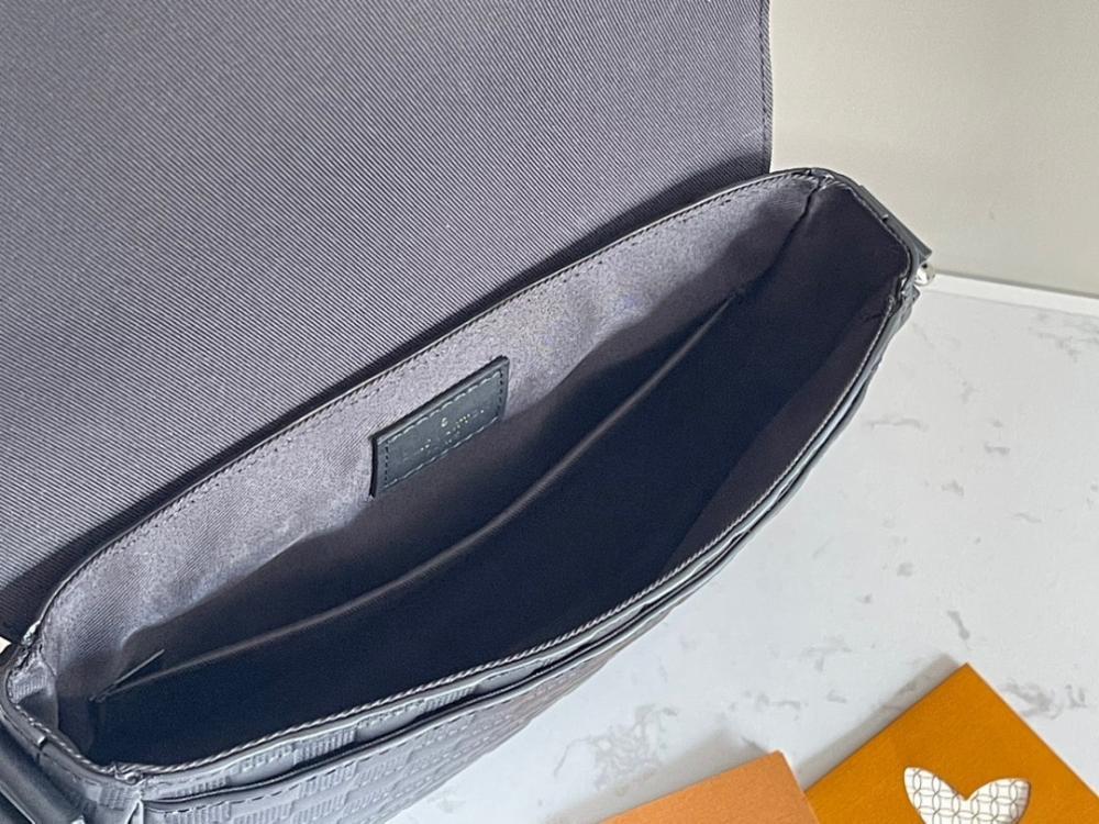 Modern Luxury Leather Shoulder Bag 26x20x7cm