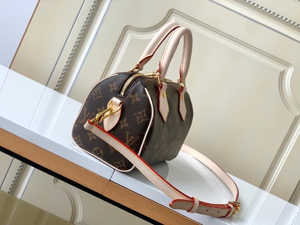 Luxury Stylish Leather Travel Bag 20.5x13.5x12cm