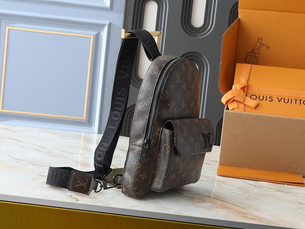 Italian-Inspired Elegant Shoulder Bag 20x30x4cm