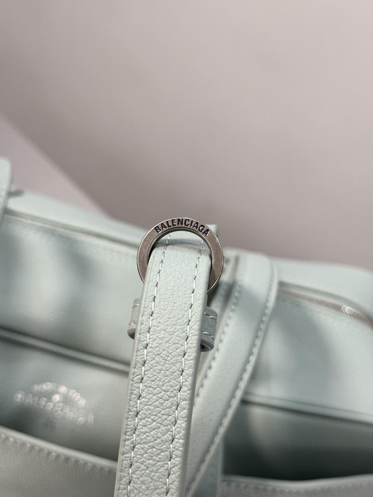 Classic Top Handle Bag Style 820321370