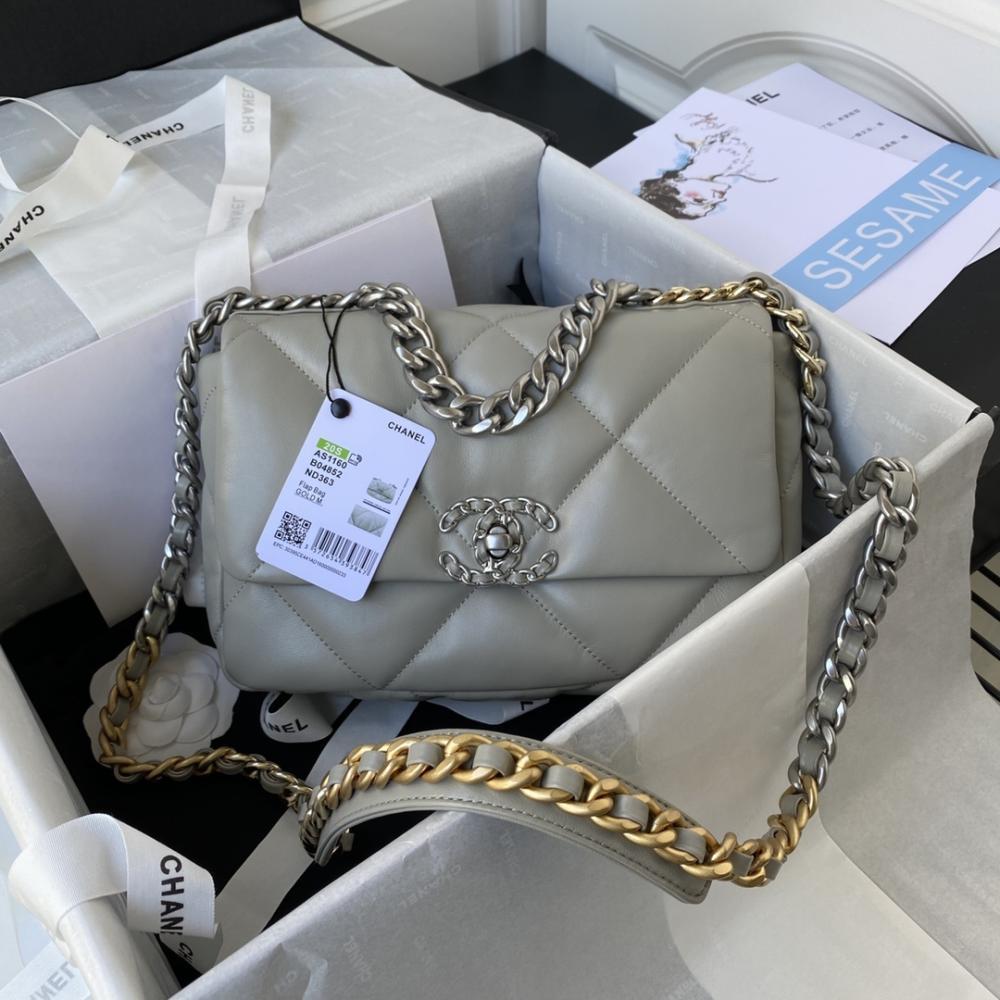 Silver Quilted Shoulder Bag Style 74480031