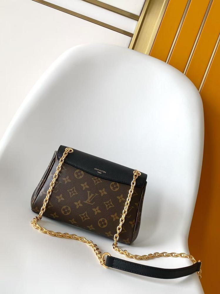 Top Handle Bag Style 527947837