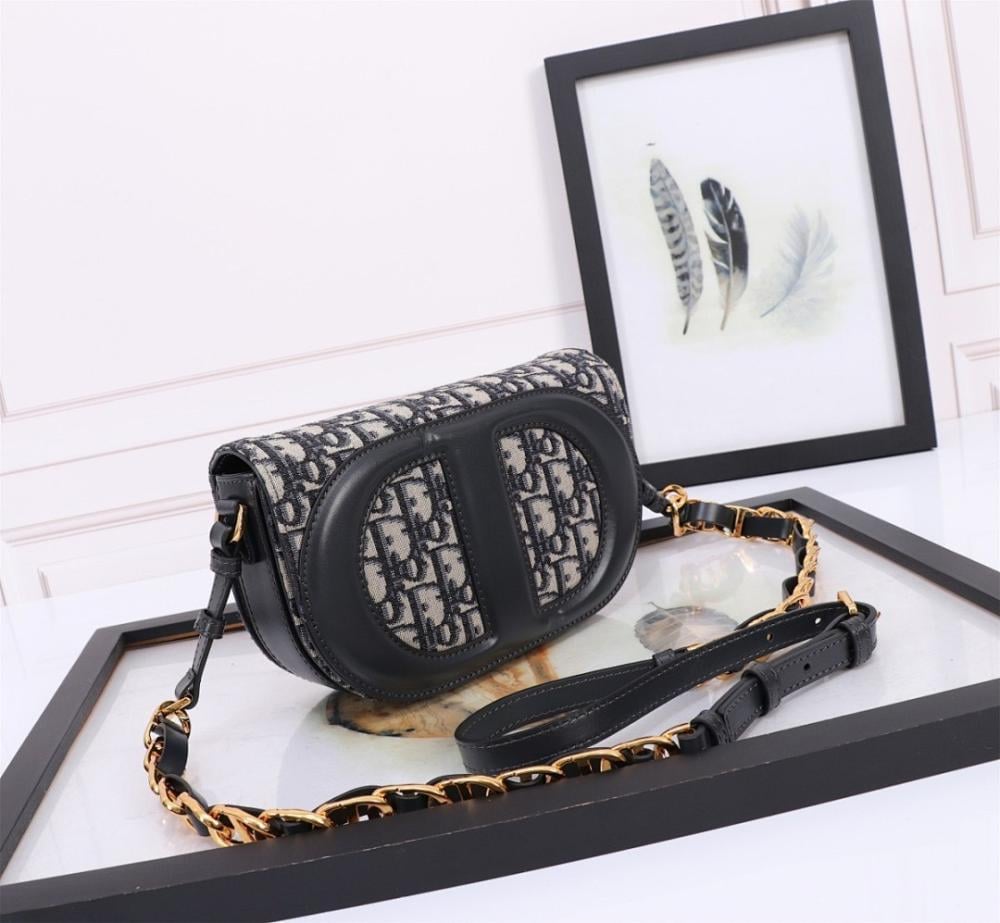 Modern Italian-Inspired Quilted Leather Shoulder Bag 21x12x6cm