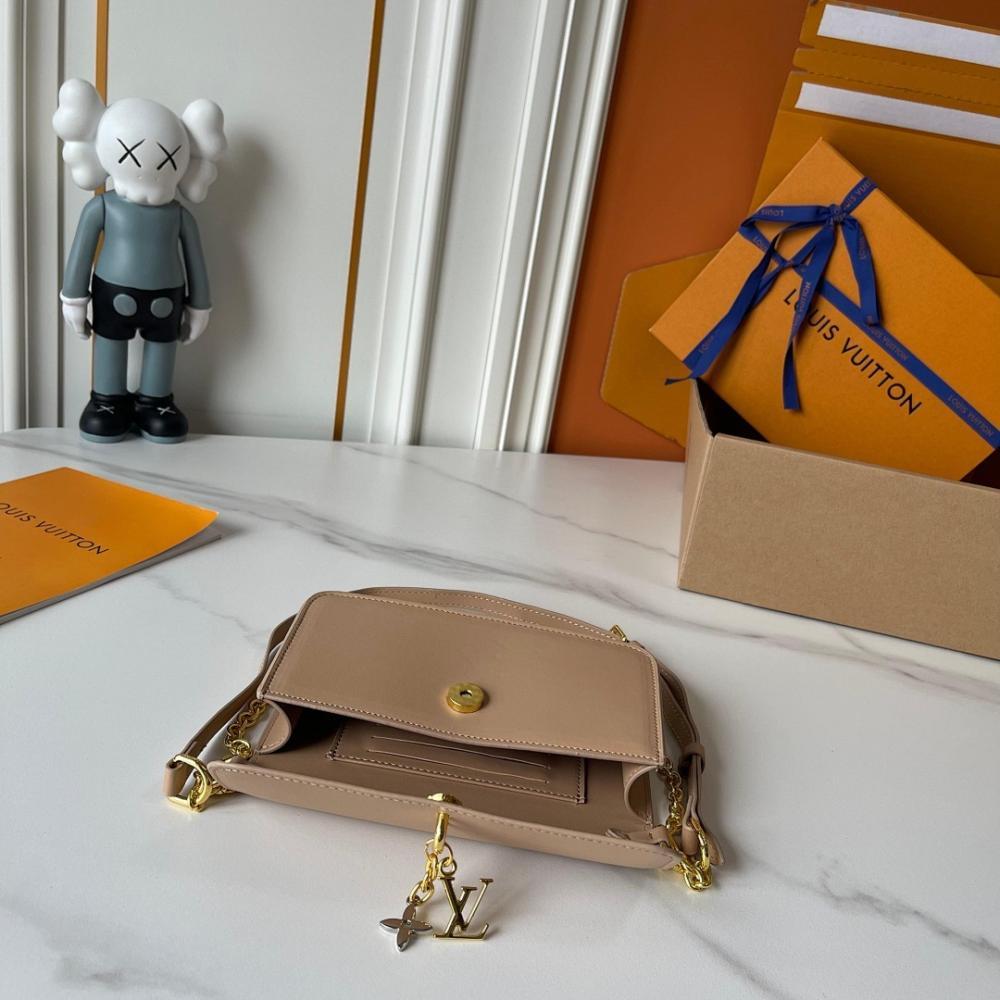 Modern Luxury Monogram Leather Shoulder Bag 20x11.5x4cm