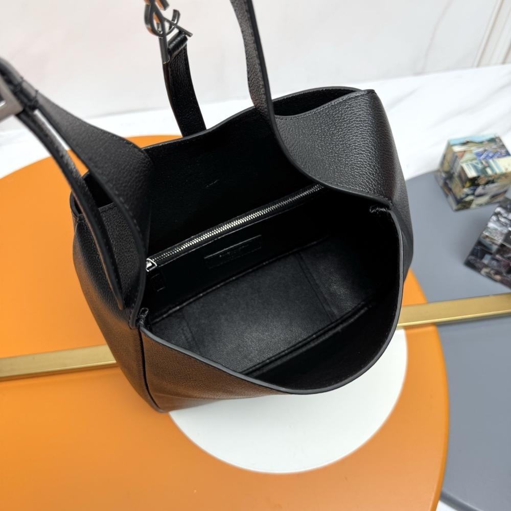 Alma Leather Shoulder Bag Style 1298256398
