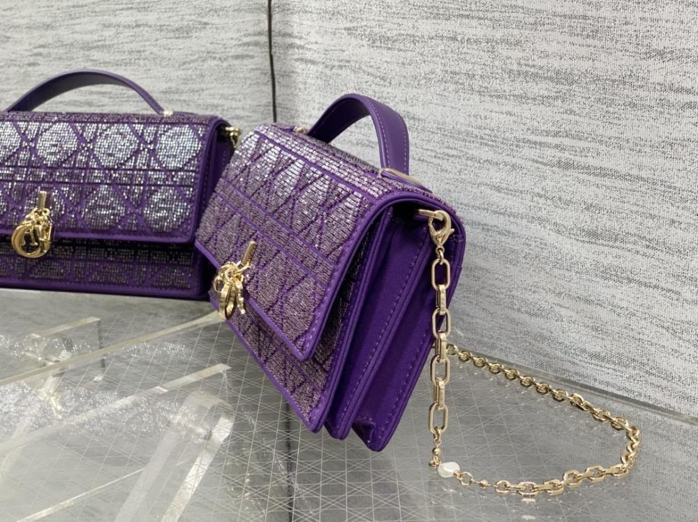 Wallet Style 397744532