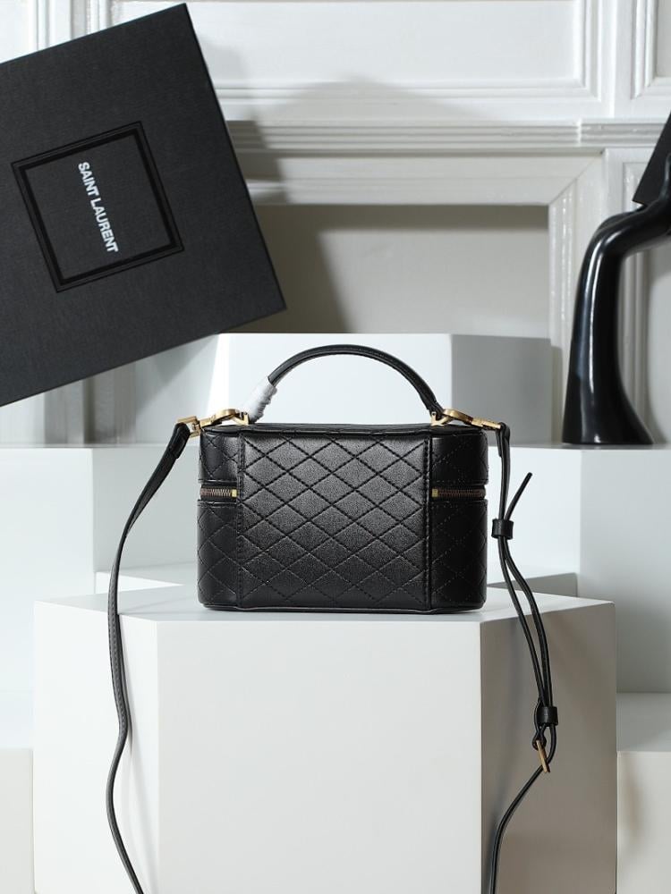Modern Luxury Leather Shoulder Bag 18x11x6.5cm