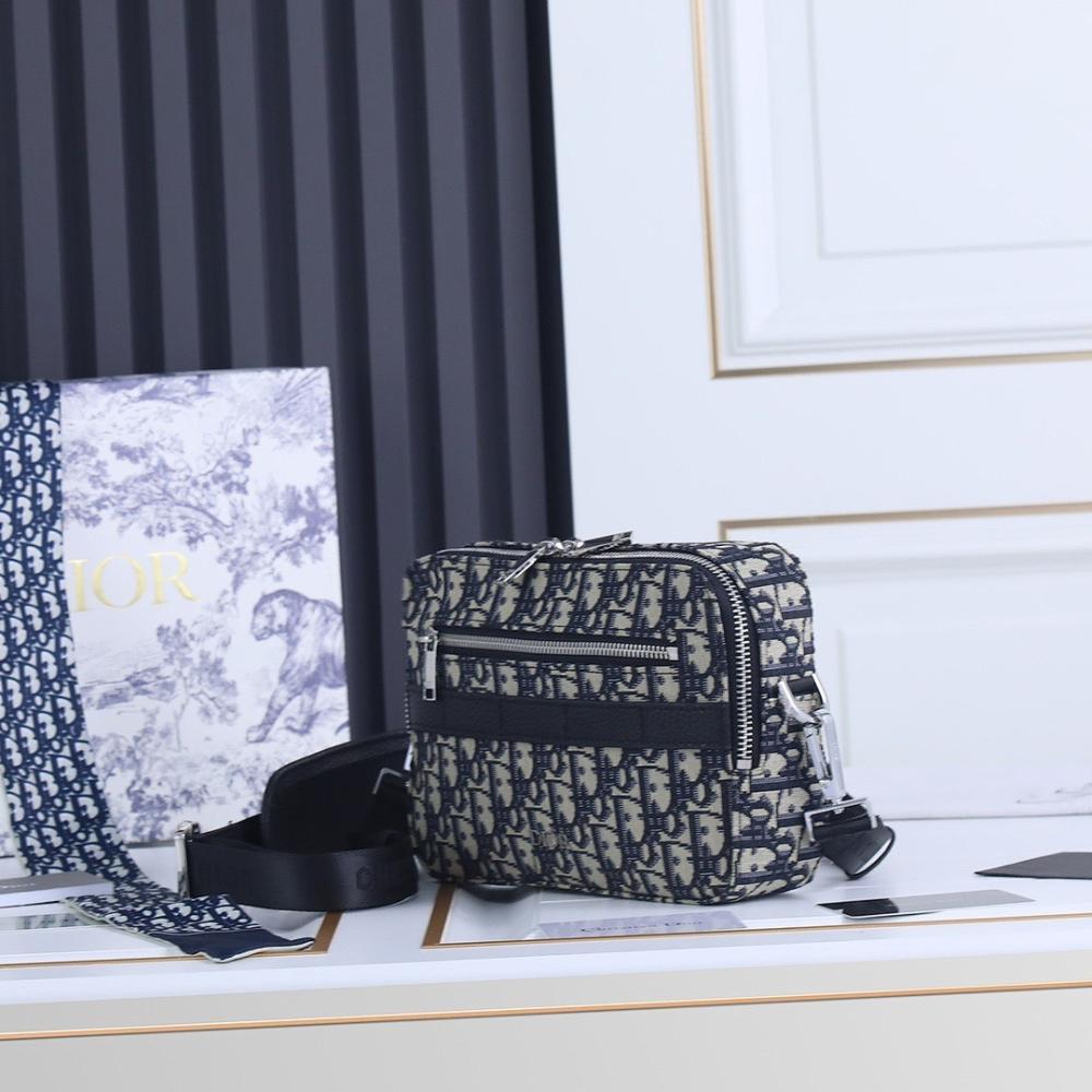 Classic Italian-Inspired Top Handle Bag 22x15x5cm