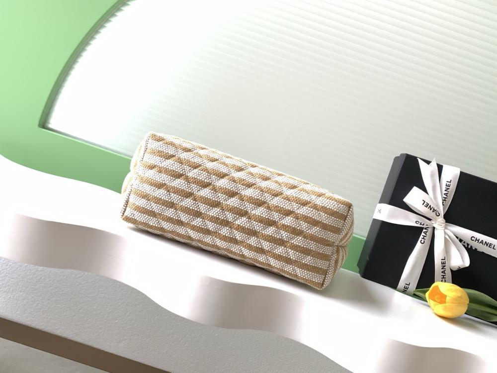 Classic Top Handle Bag Style 201756640
