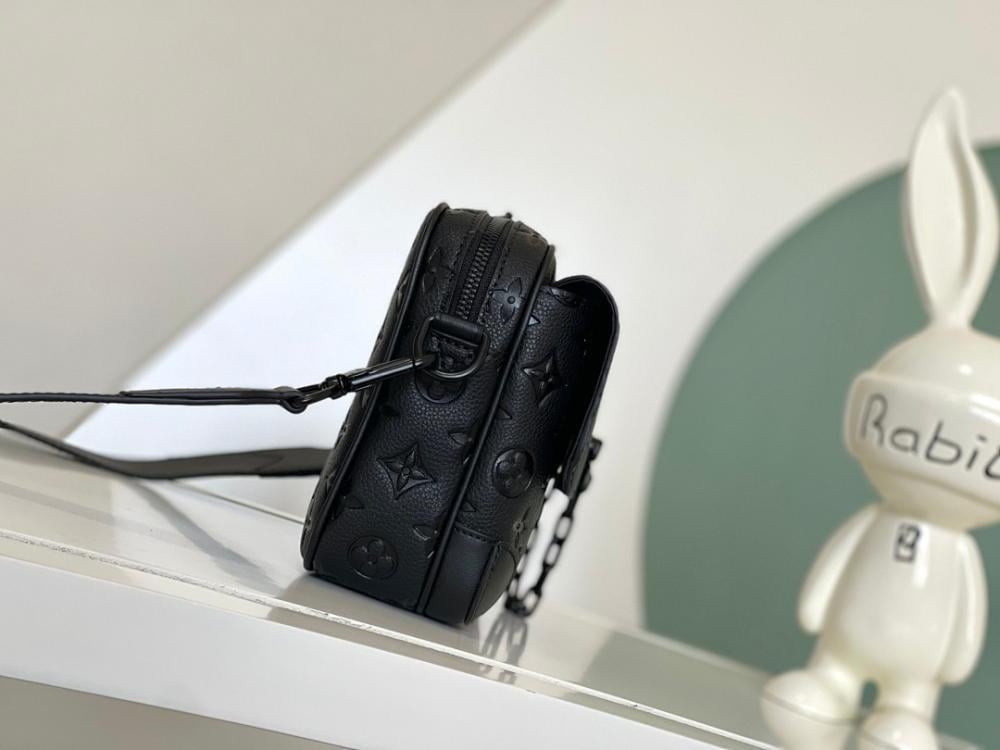 Classic Italian-Inspired Leather Shoulder Bag 24x17x5cm
