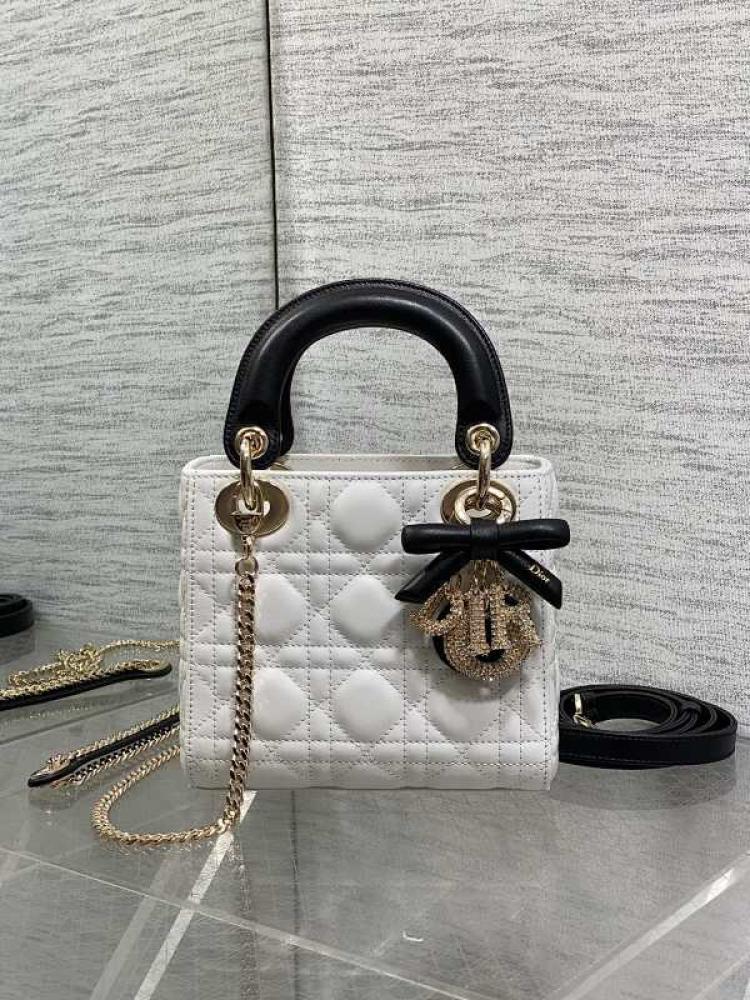 Classic Top Handle Bag Style 25421622