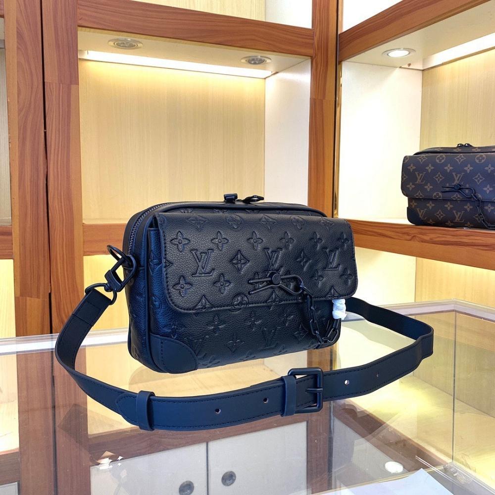 Stylish Leather Shoulder Bag 24x17x5cm
