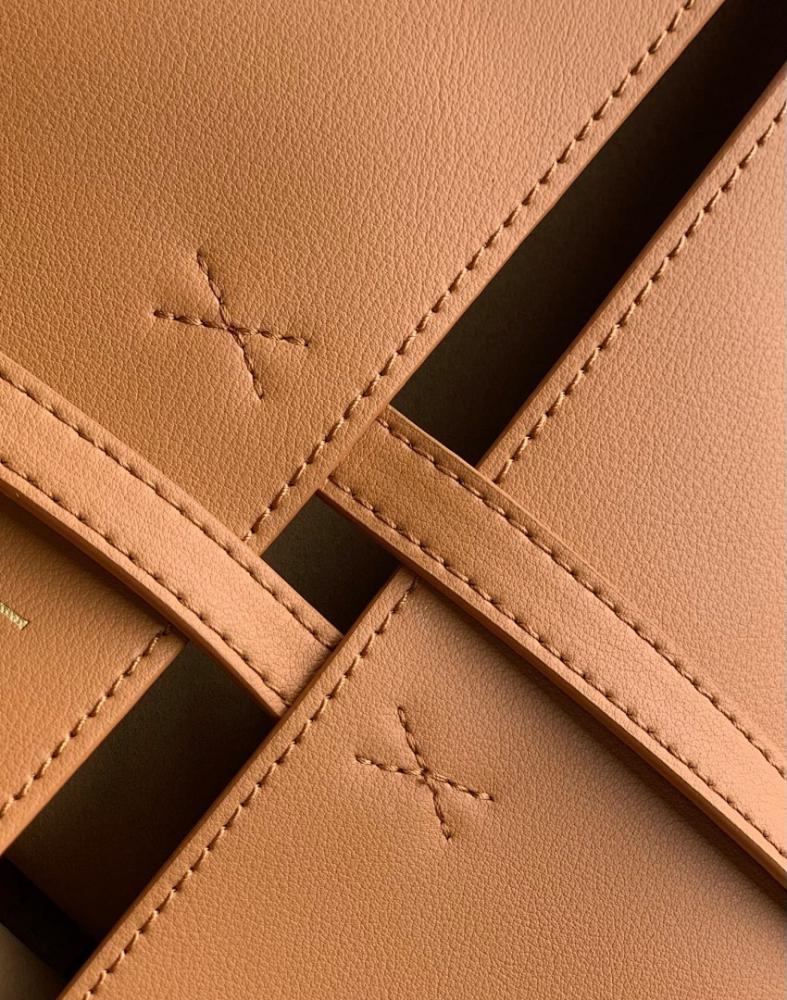 Elegant Premium Leather Shoulder Bag 25.5x31.5x14.5cm