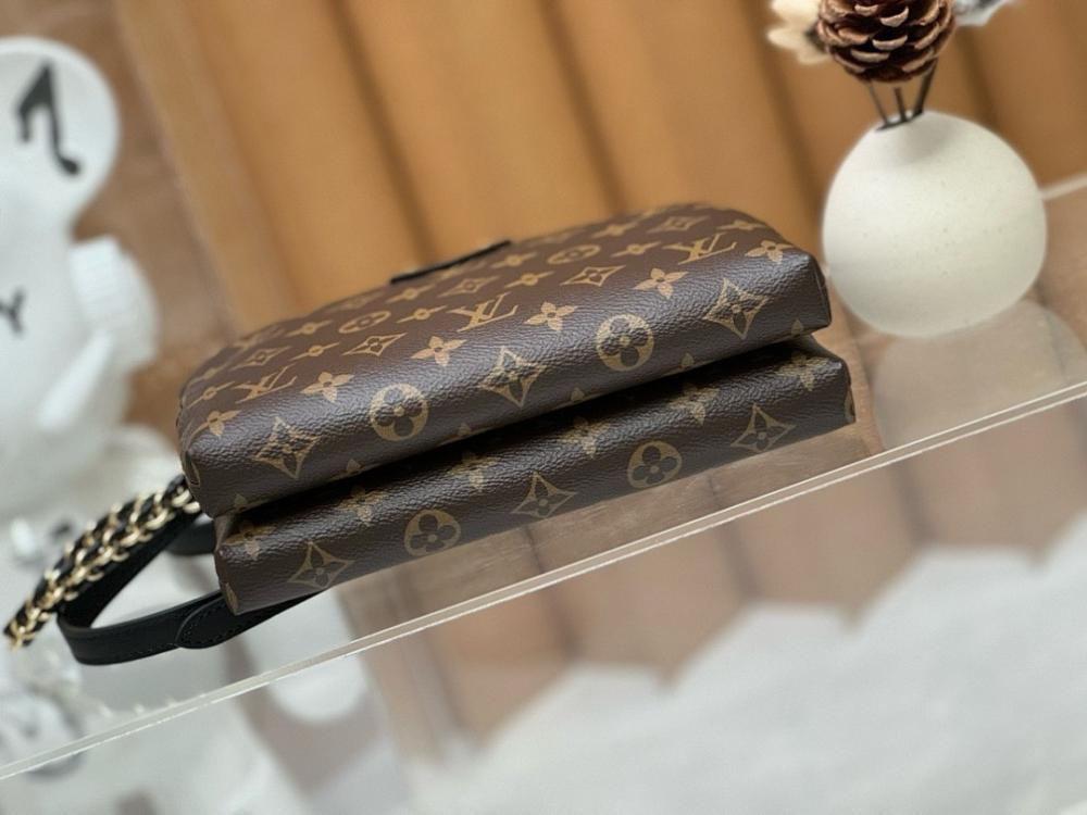 Stylish Woven Shoulder Bag