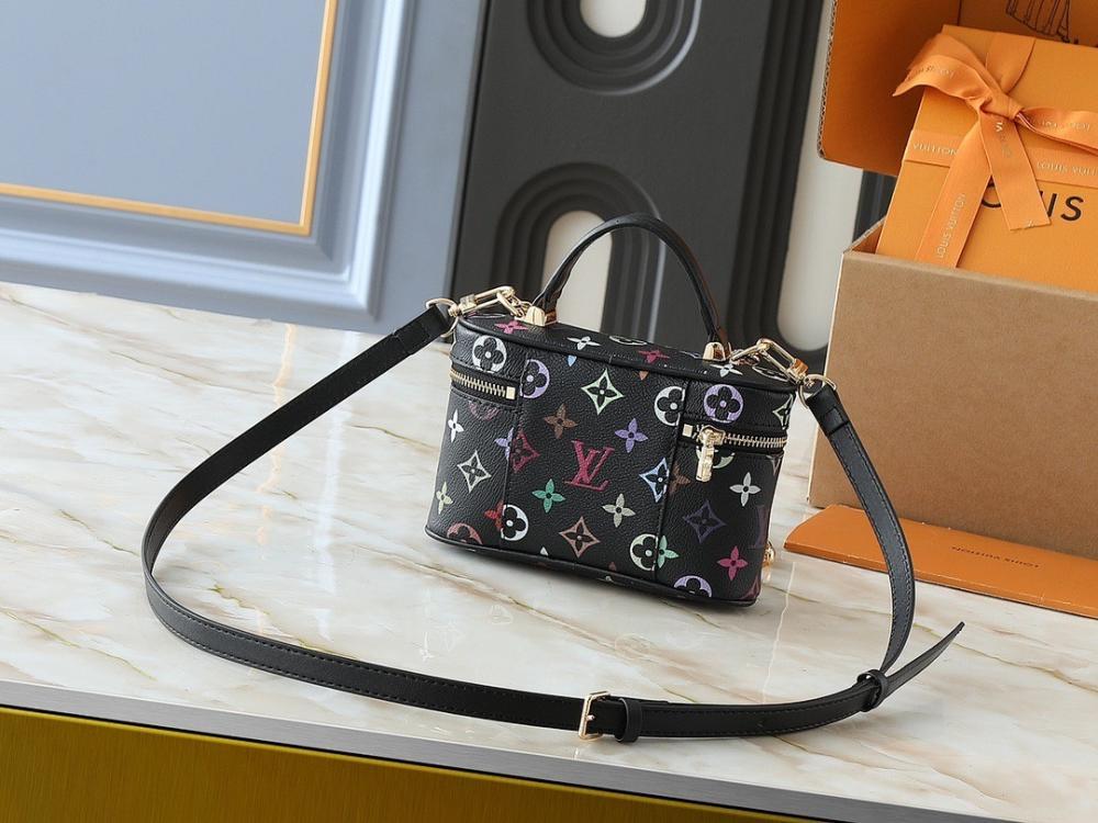 Modern Refined Monogram Leather Crossbody Bag 19x11.5x6.5cm