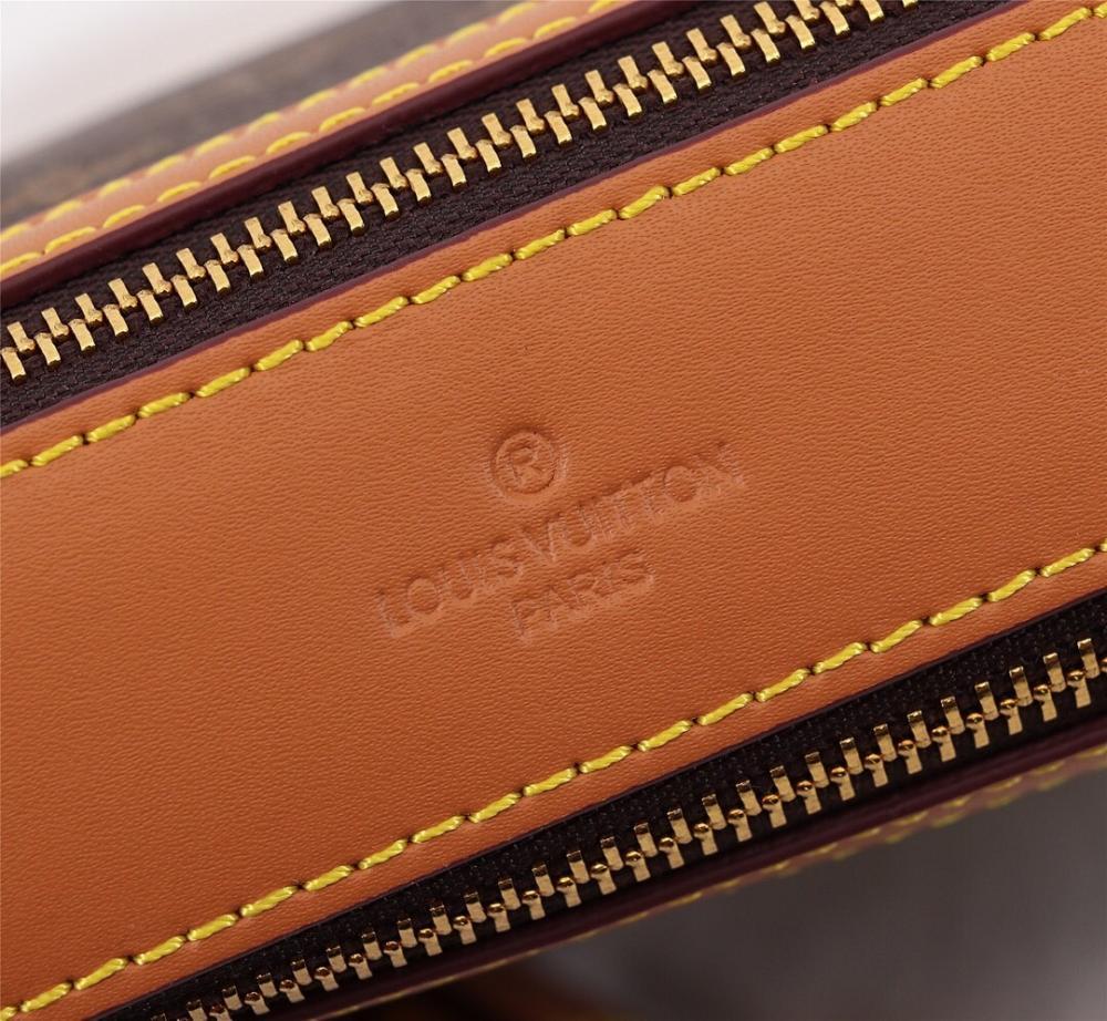 Modern Monogram Leather Crossbody Bag 20.5x22x4.5cm